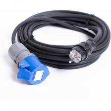 Длина кабеля: 30 метров — достаточная длина для подключения приборов на расстоянии, что удобно как в бытовых, так и в легких промышленных условиях. Кабель: КГтп-ХЛ. Мягкий, гибкий, морозостойкий и устойчивый к механическим повреждениям кабель, рассчитанный на эксплуатацию как в помещении, так и на улице при умеренных условиях. Жилы и сечение: 3 жилы по 2,5 мм? Позволяют безопасно подавать ток до 16 А, что подходит для большинства бытовых электроприборов и легкого промышленного инструмента. Разъемы и защита: Розетка: IEC60309, 16 А. Промышленный разъем повышенной надежности с защитой от неправильного подключения, рассчитанный на ток до 16А. Обычно используется для более надежного подключения оборудования. Вилка: CEE7/4 «Schuko» (европейский стандарт), 16 А. Распространенный бытовой разъем для подключения к стандартным домашним или офисным розеткам. Обеспечивает заземление и безопасное подключение. Степень защиты: IP44. Защита от твердых частиц >1 мм и от брызг воды с любых направлений, подходит для использования в помещениях и на открытом воздухе в условиях умеренной влажности и защиты от пыли. Область применения: Идеален для подключения бытовой техники, электроинструментов и оборудования малой и средней мощности. Применим в бытовых условиях, мастерских, на складах, в гараже, а также для легких промышленных задач. Удобен для работы на открытом воздухе при отсутствии риска полного погружения в воду, например, для садового оборудования, освещения и других задач.