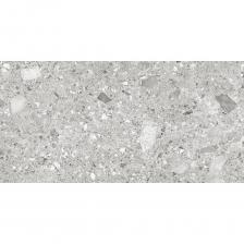 Holly — керамогранит в стиле терраццо. Благодаря рисунку мелко колотого камня дает поверхности дополнительный визуальный объем — это крайне актуально в небольших помещениях. Также терраццо обладает пёстрым узором, поэтому на поверхности практически незаметны загрязнения, что актуально для общественных пространств, а эффект carving на матовой поверхности подчеркнет глубину и натуральность рисунка. Ректифицированный край плиток обеспечивает укладку с минимальными швами, создавая эффект монолитности.