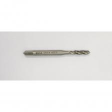 Универсальный машинный метчик для широкого применения по стали с пределом прочности до 1000 Н, рост мм?, нержавеющим сталям и чугуну.Для правой метрической резьбы по DIN13Допуск: 6HФорма: СУгол наклона канавки 35? (правая)Проходной (диаметр хвостовика меньше диаметра резьбы)Материал метчика: быстрорежущая сталь с 5% кобальта, HSS Co5%, марка М35Кобальт обеспечивает более высокую термостойкость и твердость метчикаПодходит для конструкционных сталей с пределом прочности до 1000 Н, рост мм?, нержавеющих сталей и чугунаПредназначен для нарезания метрической резьбы машинным способом (в станках) с использованием резьбонарезных патроновДопускается нарезание резьбы ручным способом при помощи метчикодержателей