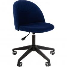 Компьютерное кресло CHAIRMAN Home 119 ткань, синий 00-07108930 Благодаря выверенным формам и прочному каркасу с мягким наполнителем кресло обеспечивает максимальный комфорт посадки. Ткань премиум-класса на ощупь мягкая и легкая в уходе, выглядит презентабельно и добавляет нотку уюта. Кресло идеально подходит для офисного помещения – рабочих мест или переговорной. Также модель подходит для организации домашнего офиса или рабочего места подростка. Кресло регулируется по высоте под рост пользователя, а мягкие ролики не царапают пол благодаря полиуретановому покрытию.