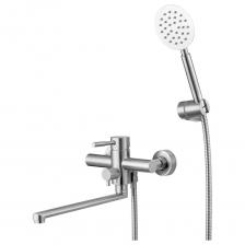 Длинный поворотный излив и матовая поверхность из нержавеющей стали — идеальное сочетание удобства и современного дизайна. Смеситель для ванны с душем KNOTLOR STREAMLINE SS-03 – это идеальное решение для создания комфортной и функциональной ванной комнаты. Этот однорычажный смеситель с длинным поворотным изливом сочетает в себе современный дизайн и практичность, что делает его подходящим для любых интерьеров. С моделью SS-03 вы сможете легко управлять температурой и потоком воды, что обеспечивает удобство в использовании. Благодаря этому, вы можете наслаждаться расслабляющими водными процедурами. Смеситель для ванны с душем также отлично подходит для ежедневного использования и позволяет поддерживать высокий уровень гигиены. Он станет отличным дополнением к вашим сантехническим решениям, так как гармонично вписывается в любую ванную комнату благодаря современному минималистичному дизайну. Однорычажный механизм гарантирует легкость в эксплуатации, позволяя вам быстро переключать его между различными режимами работы. Универсальный размер и стильный внешний вид делают KNOTLOR SS-03 не только практичным, но и эстетически привлекательным. Будьте уверены, что вы выбрали качественный и надежный продукт, который прослужит вам многие годы. Преобразите свою ванную комнату с новым смесителем для ванны и душа и наслаждайтесь каждой минутой водных процедур с высоким уровнем комфорта и стиля.