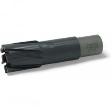 Корончатое сверло Bohre серии TCT с многослойным покрытием TiAIN — это профессиональный инструмент, созданный для высокоскоростного и точного сверления сквозных и глухих отверстий в листовом и профильном металле. Идеально подходит для использования на станках (сверлильных, токарных, обрабатывающих центрах) и мощных магнитных дрелях.Преимущество покрытия TiAIN:Покрытие TiAIN (нитрид алюминия-титана) — это не просто красивая черная поверхность, а настоящая технологическая защита. Оно повышает стойкость к абразивному износу и окислению, позволяя инструменту работать при более высоких температурах, что критически важно для режимов интенсивной эксплуатации.