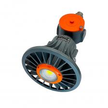 Внимание! Фото товара является условным, при выборе ориентируйтесь на технические характеристики. Светильник светодиодный взрывозащищённый Горная Автоматика С-ДСП3 обеспечит безопасное и эффективное освещение на промышленных объектах, химических и нефтеперерабатывающих предприятиях. Светильник С-ДСП3 серии 007 представляет собой востребованную модель профессионального осветительного оборудования, отличающуюся простотой и удобством монтажа. Способ установки предусматривает крепление на трубу стандарта G3/4 через специализированную распределительную коробку КРВ. Такая система монтажа обеспечивает надёжную фиксацию и быстрый доступ к электрическим соединениям при необходимости обслуживания. Электрическая часть реализована с использованием клеммных соединителей WAGO, размещённых внутри распределительной коробки. Система подключения включает три основных проводника: фазный провод (L); нулевой провод (N); провод заземления (PE).