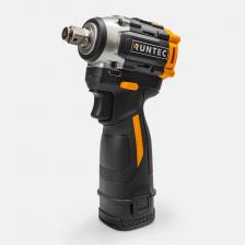 Гайковерт ударный аккумуляторный RT-IW180 разработан специально для интенсивной эксплуатации в сложных условиях: на стройке, промышленных предприятиях, в автосервисах. Номинальный крутящий момент в 180 Н·м позволяет быстро и эффективно работать с болтовым крепежом. Инструмент имеет 4 режима работы: 3 режима для выбора подходящего крутящего момента и автоматическую остановку, в котором при выкручивании инструмент автоматически остановится, когда болт будет ослаблен до определенной степени. Приводной квадрат 1/2" подходит для работы с самыми распространенными размерами гаек. Номинальный крутящий момент на 1 скорости — 20 Н·м Номинальный крутящий момент на 2 скорости — 50 Н·м Номинальный крутящий момент на 3 скорости — 120 Н·м Эргономичный корпус и прорезиненная рукоять с 3D текстурой обеспечивает удобный хват и не позволит выскользнуть инструменту даже при работе в перчатках. Мы сделали гайковерт максимально легким и компактным: вес с батареей всего 720 г. Это не только сделает продолжительную работу проще, но и позволит использовать его в труднодоступных местах. Корпус гайковерта усилен дополнительными ребрами жесткости для увеличения прочности. В корпусе инструмента расположена светодиодная подсветка для удобной работы в условиях низкой освещенности. Чтобы избежать потерю крепежа, гайковерт оснащен функцией автоматической остановки: при достаточном ослаблении крепежа инструмент остановится.