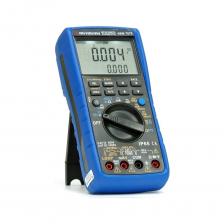 Мультиметр-калибратор процессов АКТАКОМ АММ-7079 позволяет измерять широкий круг величин: постоянное и переменное напряжение, постоянный и переменный ток, сопротивление, частоту, а также проводить тестирование диодов и осуществлять прозвонку цепи. Кроме того, АММ-7079 способен измерять температуру с помощью выносных термопар типов S, B, E, K, J, T, N, а также термоспротивлений типа PT100, PT1000 и Cu50.В качестве калибратора способен формировать сигналы высокоточных значений постоянного напряжения и тока, сопротивления, частоты, температуры для калибровки термопар и термосопротивлений с возможностью компенсации холодного спая. Также имеет встроенный преобразователь - генератор токовой петли.Общие характеристики Двойной ЖК-дисплей высокого разрешения: 4 разряда - измерение, 5 разрядов - источник сигнала Две скорости измерения (быстрая -20 изм./сек, медленная - 5 изм./сек) TrueRMS измерение. Частотный диапазон AC - 20 Гц...1 кГц, VFC - 20 Гц...200 Гц Встроенный фильтр низких частот VFC Питание петли 24 В в режиме источника сигнала (воспроизведения) Имитация трансмиттера (преобразователя) в диапазоне 0…-33 мA Режим пошагового изменения постоянного тока на выходе Режим относительных измерений Функция удержания показаний Настраиваемое время автоматического отключения прибора Контрастная подсветка Рабочая температура 0°С…40°С Категория влагозащиты IP65 Категория электробезопасности 600V CAT. IV, 1000V CAT. III