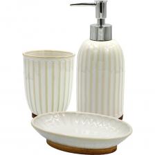 Керамический набор для ванной комнаты из 3 позиций:дозатор,мыльница и стаканчик для зубных щеток -незаменимый аксессуар для ванной комнаты. Мыльница-дозатор имеет универсальный объем, выполнен из качественного, безопасной и прочной керамики, легко моется и наполняется, поэтому расход мыла будет экономичным. Дозатор подходит для мыла, шампуня, кондиционера для волос и для моющего средства, его можно использовать для кухни и душевой комнаты. Мыльница и стаканчик для щеток имеет стандартные размеры и идеально впишутся в любой интерьер ванной.