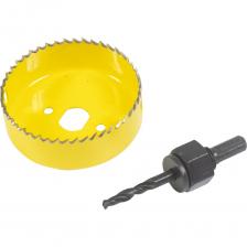 Коронка по дереву с хвостовиком SKOLE — это комплект инструментов по дереву, который применяется для просверливания отверстий в деревянных поверхностях, ДСП, ГКЛ, фанере, и в других материалах с деревянной и полимерной основой. Набор состоит из 2х предметов: коронки по дереву 127мм и хвостовика с центрирующим сверлом 6мм.