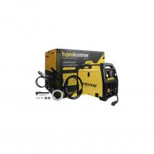 Инверторный сварочный полуавтомат Hanskonner HWM2200MF это универсальный сварочный аппарат для полуавтоматической сварки сплошной и порошковой проволокой (MIG/MAG), для ручной дуговой сварки (ММА), а также для аргонодуговой сварки (TIG LIFT) Полуавтомат имеет синергетическое управление — автоматическая настройка оптимальных параметров сварки для новичков, ручное управление — возможность точной регулировки параметров для опытных сварщиков. Надежный 2-х роликовый механизм подачи проволоки рассчитан на работу с катушками 1 кг (D100) и 5 кг (D200). В комплекте идут два подающих ролика для порошковой и сплошной проволоки диаметром 0,8 и 1мм. В аппарате реализована функция памяти, позволяющая сохранять до 10 часто используемых настроек для быстрого переключения между задачами. Интуитивный интерфейс и яркая LED панель обеспечивают простое управление всеми функциями. Система охлаждения с умным вентилятором снижает загрязнение инвертора и уровень шума. На передней панели дополнительно установлен разъем для подключения педали или дополнительной горелки SPOOL GUN (в комплект не входят). Аппарат идеально подходит для: Автомобильного ремонта Монтажных работ Строительства Производства металлоконструкций