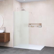 Перегородка для душа RGW WA-002 - это качественное и надежное изделие, которое позволяет создать комфортную и безопасную зону для душа в ванной комнате.Профиль перегородки выполнен из анодированного алюминия. Этот материал обладает высокой прочностью и устойчивостью к коррозии, что делает перегородку долговечной и стойкой к воздействию различных факторов.Конструкция имеет 3 класс герметичности, что обеспечивает защиту от протекания воды и сохраняет сухую и безопасную зону для душа.Особенностью данной модели является система Easy Clean, которая упрощает процесс чистки и уборки. Она позволяет сохранять поверхность изделия в чистоте и блеске без особых усилий.Перегородка для душа RGW WA-002 оснащена регулируемым профилем, который позволяет с легкостью установить ее на любой тип поверхности и произвести необходимые настройки под размеры вашей ванной комнаты. Это обеспечивает универсальную установку и удобство в эксплуатации.Серия Walk In является одной из самых популярных серий перегородок для душа, благодаря своей универсальности и элегантному дизайну.