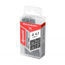 Сверло по металлу RENNBOHR DYNAMIC PROM, HSS-G, P6M5. Сверло по металлу Rennbohr — незаменимый инструмент для профессионального использования в самых разных областях деятельности. Оно обеспечивает быстрое и точное сверление отверстий в металле, позволяя выполнять работы качественно и эффективно. Сверло имеет высокую производительность благодаря своей конструкции и использованию современных материалов. Это позволяет использовать его для выполнения большого объема работ без перегрева и деформации инструмента. Кроме того, оно обладает высокой точностью, что особенно важно при выполнении сложных задач. При температуре 500-600 °C режущая кромка инструмента сохраняет свою высокую твердость. HSS-сталь способна на протяжении 4 часов сохранять режущие свойства при высоких температурах без потери твердости. Быстрорежущую сталь отличает стойкость к хрупкому разрушению. Легко переносит вибрацию, удары, высокую подачу и глубокий рез. Rennbohr подходит для сверления как тонких, так и толстых металлических деталей, обеспечивая надежное и аккуратное выполнение операций. Благодаря своей универсальности, этот инструмент может использоваться в различных сферах, включая строительство, ремонт автомобилей, производство мебели и другие виды работ, где требуется сверлить металл. Применение этого сверла значительно сокращает время на выполнение задачи и улучшает качество конечного результата. Оно помогает достичь максимальной эффективности и точности, что является важным фактором для профессионалов в любой области. Внимание, изображение товара может отличаться от реального! Верные параметры указаны в технических характеристиках товара.