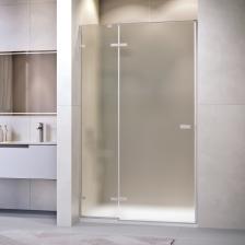 Душевая дверь RGW элегантное и функциональное дополнение к ванной комнате. Обеспечивает достаточно места для комфортного принятия душа.  Очистка душевой двери стала еще проще благодаря функции Easy Clean. Специально разработанная стеклянная поверхность предотвращает прилипание пятен от воды и остатков мыла, что упрощает обслуживание.  Душевая дверь изготовлена из высококачественных материалов, выдерживает ежедневное использование и сохраняет свой первозданный вид долгие годы. Благодаря 15-летнему сроку службы станет долговременной инвестицией в ванную комнату.