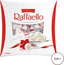 Конфеты Raffaello с цельным миндальным орехом в кокосовой обсыпке 240г
