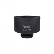 Головка ударная глубокая 95 мм 1'' 6-гранная от бренда FORCEKRAFT предназначена для использования с ударным гайковертом и позволяет легко и быстро затягивать и откручивать крепежные элементы. Она имеет глубокую конструкцию.Качество. Изготовлена головка из прочной хромомолибденовой стали, которая обеспечивает долговечность инструмента. Это делает ее идеальным выбором для профессиональных задач, где требуется высокая надежность и точность.Удобство использования. Так же головка имеет шестигранный профиль, что обеспечивает надежное соединение с ударным гайковертом и предотвращает соскальзывание инструмента. Кроме того, она выдерживает высокие нагрузки и не деформируется при использовании. Головка находит применение в автомобильном ремонте, механических работах, строительстве и других областях, где требуется сильное крепление.