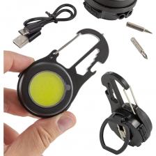 Многофункциональный светодиодный фонарик-брелок от Forsage — это удобный и мощный инструмент, идеальный для рыбалки, туризма, походов и использования в быту. Компактный и легкий фонарь всегда под рукой, что делает его незаменимым в различных ситуациях.Компактный дизайн: Легкий фонарик удобно носить в кармане или на ключах.Универсальное использование: Подходит для ночных прогулок, активного отдыха, скалолазания, велосипедной езды и домашних нужд.Разнообразие режимов освещения: Три режима освещения, включая мерцающий, позволяют использовать фонарь не только для подсветки, но и как сигнализацию.ОсобенностиЗарядка: Оснащен кабелем USB type-A на USB type-C с смарт чипом для быстрой и безопасной зарядки.Дополнительные функции:Отвертка с битодержателем для 4 бит, идущих в комплекте.Пылевлагозащита: IP64.Сильный магнит на задней стороне для крепления.Открывашка и карабин по бокам.Аварийный светФонарь имеет функцию аварийного света, что делает его отличным выбором для использования на велосипеде или мотоцикле в темное время суток.Фонарик-брелок Forsage — это многофункциональный и надежный инструмент, который обеспечит вам свет в темноте и поможет в различных ситуациях. Не рекомендуется смотреть на включенный фонарь.