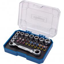 Набор инструментов 31 предмет 1/4" от немецкого бренда SCHEPPACH. В набор входят торцевые головки разных размеров (10 шт.), биты и трещотка, что позволяет работать с различными крепежами. Подходит для ремонта в доме, сборке мебели, ремонта автомобиля и работы с техникой. Посадочный квадрат: 1/4" (одна четвертая дюйма), что делает набор совместимым с большинством стандартных механизмов и оборудования.Преимущества:Широкий выбор бит: включение бит Torx, Hex, Pozidriv, Phillips, Slotted обеспечивает возможность работы с различными крепежными элементами.6-гранное исполнение головок: обеспечивает надежное и точное соединение с болтами и гайками, минимизируя риск повреждений.Удобный пластиковый кейс: надежно защищает инструменты и обеспечивает удобство хранения, транспортировки.Высокое качество материалов: все инструменты изготовлены из прочных и долговечных материалов, что гарантирует долгий срок службы.Набор инструментов SCHEPPACH станет незаменимым помощником как для профессионалов, так и для любителей, обеспечивая надежное выполнение задач по ремонту и обслуживанию.