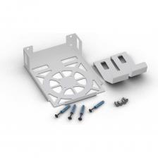 Наш настенный кронштейн для игровой приставки – идеальное решение для надёжного крепления консоли на стене с удобным доступом и экономией пространства. Прочность и надёжность. Кронштейн выполнен из стали толщиной 1,5 мм, выдерживает вес приставки с большим запасом прочности и защищает её от падения. В отличие от пластиковых держателей, металлическая конструкция не деформируется и гарантирует долговечность. Безопасность. Консоль плотно фиксируется, не выпадает при толчках или вибрации. На стене приставка недосягаема для детей и животных, а высота крепления исключает случайные повреждения. Охлаждение и доступ. Конструкция не перекрывает вентиляцию и порты – приставка свободно “дышит”, а все кабели и аксессуары легко подключаются. Держатели для геймпадов. В комплекте – универсальные крепления для контроллеров разных моделей. Теперь джойстики всегда на месте и не создают беспорядка. Простая установка. Монтаж займёт всего несколько минут – все крепёжные элементы и инструкция входят в комплект. Дизайн. Матовое порошковое покрытие делает кронштейн стильным и современным. Доступные цвета – чёрный и белый. Консоль на стене выглядит эффектно, подчёркивая премиальность игрового пространства. Экономия места. Крепление освобождает стол и тумбу, упорядочивает кабели и делает игровую зону аккуратной и просторной. Выбирая наш кронштейн, вы получаете прочный, удобный и стильный аксессуар, который обеспечивает безопасность, порядок и максимальный комфорт для вашего игрового уголка.