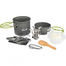 Комплекта походной посуды 13 предметов с горелкой состоит из кастрюли-котелка армейского, глубокой кастрюли походной, 3 тарелок, набора столовых приборов ложка вилка нож, складной половник, ложки для приготовления еды, губки для мытья посуды, горелка и карабина. Горелка работает от газового баллона ( в комплект не входит). Кастрюля из нержавейки объемом 900 мл и кастрюля-ковш объемом 340 мл имеют откидные переносные ручки с термоизолирующим покрытием, что обеспечивает удобство при использовании. Посуда изготовлена из анодированного алюминия устойчивого к высоким температурам, коррозии и ржавчине, поэтому прослужат долгие годы. Походный набор посуды удобен в использовании, его легко мыть и хранить, а анодированный алюминий не вступает в химический контакт с пищей. Посуда для похода и кемпинга – хороший подарок любителям активного отдыха на любой праздник.Объем глубокой кастрюли туристической: 900 млОбъем котелка тактического: 340 млКоличество предметов в комплекте: 13 предметовВес набора посуды: 640 граммМатериал: анодированный алюминий