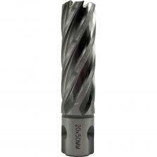 Корончатые сверла, также известные как кольцевые фрезы, изготавливаются из быстрорежущей стали и предназначены для сквозного сверления различных металлов, таких как сталь, алюминий, бронза и другие.Одним из основных преимуществ корончатых сверл является их высокая производительность и экономичность по сравнению с традиционными спиральными сверлами. При использовании корончатых сверл центральная часть отверстия остается нетронутой, а стружка образуется только по периметру высверливаемого цилиндра. Это значительно снижает затраты энергии и времени на процесс сверления.Кроме того,равномерное расположение режущих кромок кольцевой фрезы относительно центра обеспечивает одинаковую линейную скорость резания для всех кромок, что способствует стабильному и качественному сверлению.Также сверла можно переточить, что значительно увеличивает их срок службы и сохраняет эффективность. Процесс переточки корончатых сверл восстанавливает их режущие кромки, возвращая инструмент в рабочее состояние и позволяя сократить расходы на его замену.Тип хвостовика: Weldon 19 UNIVERSAL предназначен для большинства станков, подходит для патронов WELDON 19 мм и совместим с быстрозажимными патронами.Имеет три круглых паза- выемки для надежного крепления и плоскость для винтового крепления.Используется на магнитных станках с малой мощностью и на сверлильных станках с переходниками для корончатых сверл.Диаметр цилиндрической части 19мм.