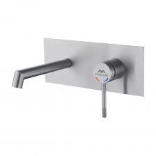 A51033 смеситель встраиваемый для умывальника/мойки смеситель встраиваемый: сталь SUS304, картридж D=35 мм сатин излив: сталь SIS304, L=130 мм, сатин отражатель: сталь SUS304, 250х100 мм, сатин внутренняя часть: 225 х 97 мм, вход 1/2" индивидуальная упаковка: картонная коробка Смеситель для умывальника FASHUN предназначен для подачи и смешения холодной и горячей воды, поступающей из централизованных или местных систем холодного и горячего водоснабжения. Не предназначен для смешивания других иных жидкостей. Продукция торговой марки FASHUN соответствует общеевропейским стандартам (CE), американским стандартам (UL), международным стандартам качества (ISO). Продукция, товарный знак, упаковка, маркировка защищены патентным правом, имеют сертификаты качества.