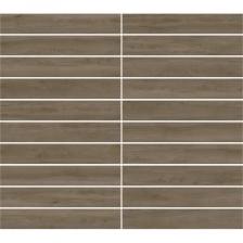 Коллекция керамогранита Naturalwood в формате 200x1200 мм идеально передает текстуру и натуральные оттенки дерева. Фактура плитки с выраженным рисунком создает уютную и домашнюю атмосферу, наполняя помещение спокойствием и природной эстетикой. Матовая рельефная поверхность не только выглядит стильно, но и обладает практичными свойствами: она водоотталкивающая, устойчивая к износу и царапинам. Благодаря этому коллекция идеально подходит для создания эффекта паркета даже во влажных помещениях, таких как кухня или ванная комната, а ректифицированный край позволяет произвести укладку с минимальным швом.