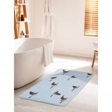 Коврик для ванной противоскользящий на пол 60х100 см станет ярким акцентом для создания домашнего уюта в интерьере вашей ванной комнаты. Большой половик для ванной, душевой и туалета выполнен из мягкого и приятного материала велсофт (100% полиэстер) с тонкой прослойкой из поролона. Велсофт- мягкий ворс, который обеспечивает комфортное прикосновение при хождении босиком. Основание изделия изготовлено из нетканого материала с антискользящим покрытием, что предотвращает его скольжение по плитке и кафелю. Края прямоугольного коврика надежно обработаны, не распушатся (не деформируются) во время эксплуатации. Быстро высыхает и не теряет своих свойств при длительном контакте с влагой. Универсальное изделие подходит для использования в бассейне, сауне, спальне в качестве прикроватного коврика и как коврик для детей. Аксессуар для ванной мгновенно впитывает влагу, быстро сохнет и не линяет. Уход: стирать при температуре 30-40 градусов, выбирая деликатный режим стирки и отжим не более 800 оборотов. НЕ ОТБЕЛИВАТЬ! Декоративная защитная подстилка с фотопринтом подходит для дома и дачи, хороший подарок маме, бабушке, папе, дедушке на День рождения, юбилей и новоселье. В комплект к коврику вы можете подобрать шторку для ванной и корзинку для белья под брендом JoyArty. Яркость рисунка может отличаться от изображения на сайте. Допустимо отклонение в размерах +- 2 см.