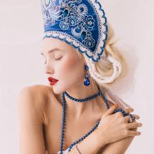 Серьги висячие со стразами «Вечеринка» цветок из капель, цвет сине-белый в золоте, 6.3 см