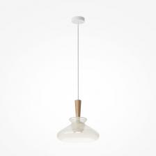 Подвесной светильник Maytoni MOD405PL-01W из коллекции Toys представляет собой стильное и функциональное решение для освещения интерьера. Он крепится на планке и оснащен одной лампой с цоколем GU10, что обеспечивает мощность 28 Вт. Светильник поддерживает использование галогенных или ламп накаливания, что позволяет выбрать оптимальный вариант освещения. Изготовленный из алюминия с матовой поверхностью, светильник имеет белый цвет арматуры, который гармонично сочетается с прозрачным глянцевым стеклянным плафоном в форме конуса. Диаметр светильника составляет 32 см, а высота — 332,5 см, что делает его подходящим для помещений с высокими потолками. Светильник обеспечивает освещение площадью до 3 м? и имеет защиту от пыли и влаги класса IP20.