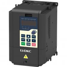 Преобразователь частоты типа V2000 (сокращенно ПЧ) - это высокопроизводительный векторный преобразователь общего назначения, который используется для управления и регулирования скорости, а также крутящего момента трехфазного асинхронного двигателя переменного тока. V2000 использует высокопроизводительную технологию векторного управления, обеспечивающую управление низкой скоростью и высокий выходной крутящий момент, хорошие динамические характеристики, превосходную способность к перегрузке. Программное обеспечение осуществляет фоновый мониторинг состояния преобразования частоты. Реализована поддержка расширения платформы для подключения энкодеров, широкий набор мощного функционала, стабильная производительность. ПЧ можно использовать в текстильной, бумажной, волочильной, металлообрабатывающей, упаковочной, электрической, вентиляционной и насосной зонах, а также при автоматизации производственного оборудования