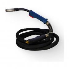 Горелка EUROSTAR 61GD 5,00m – исполнительное устройство с воздушным охлаждением для полуавтоматического сварочного аппарата, предназначенное для непрерывной подачи покрытой и порошковой электродной проволоки и защитного газа к месту сварки.Конструктивно горелка состоит из металлического корпуса с соплом, внутри которого расположен направляющий канал для подачи проволоки диаметром от 1,6 до 3,2 мм и коаксиальный кабель. Длина шлейфа составляет 5 м.Использование современных материалов и постоянный контроль качества сборки позволили адаптировать модель для работы с тяжелонагруженными сварочными аппаратами.К основным достоинствам модели можно отнести:Приспособленность к работе в тяжелых условиях и для высоких нагрузок;Качество сборки;Возможность использования сварочной проволоки большого диаметра;Хороший для своего класса период включения, равный 60%.Для удержания горелки используется пластиковая рукоятка эргономичной формы, которая совместно с большой клавишей включения обеспечивают надежное и удобное удержание горелки в руке пользователя.