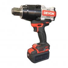 Аккумуляторный гайковёрт DEVON 5769-Li-20 — Невероятная мощь 2600 Нм для профессионального применения Этот гайковёрт — настоящий титан среди инструментов, созданный для решения самых сложных и тяжелых задач. С крутящим моментом 2600 Нм и усиленным патроном на 1" он справляется с крепежом, который не поддаётся обычным инструментам. Идеален для профессионального использования в автосервисах, на строительных площадках и в промышленности. Мощность, которая восхищает: Крутящий момент 2600 Нм — максимальная сила в линейке, способная откручивать даже прикипевшие и деформированные гайки на грузовой и спецтехнике. Усиленный патрон квадрат 1" — рассчитан на работу с крупными головками и серьёзными нагрузками. Полный контроль над задачами: 3 скорости работы для точной настройки под любую задачу: 1-я скорость (500 об/мин) — для аккуратного закручивания и работы с хрупкими материалами. 2-я скорость (1000 об/мин) — для большинства стандартных задач. 3-я скорость (1900 об/мин) — для максимально быстрого откручивания и монтажа. Импульсный режим с частотой до 2350 уд./мин — обеспечивает быстрое и эффективное разрушение даже самых сложных соединений. Дополнительные преимущества: Прочный патрон квадрат 1" подходит для профессиональных головок и насадок. Светодиодная подсветка для работы в плохо освещенных условиях. Аккумуляторная платформа 20 В — совместимость с другими инструментами DEVON.