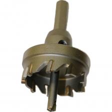 Коронка по металлу твердосплавная 70 мм EKA TG51 000700 применяется для стационарных и ручных сверлильных машин. Хорошо подходит для обработки армированных волокном пластиковых панелей (из стекло- и углепластика), листового материала толщиной максимум до 4 мм и труб с толщиной стенок до 4 мм, нержавеющей стали А2 до 4 мм, А4 до 2 мм, также подойдет для обработки цветного металла, инструментальных и конструкционных сталей, пластмассы, дерева, пенобетона и гипсокартонных плит.Твердосплавная коронка и хвостовик из цельной заготовки (закалённые), что обеспечивает чрезвычайную прочность и безупречно точное сверление. Узкие режущие пластинки из твёрдого сплава с положительным передним углом и большим задним углом обеспечивают хорошую производительность при небольшом усилии. Сменное центровочное сверло, хвостовик с лысками.Ширина резания 2 мм. Допуск на ?: + 0,10 / – 0,05 мм.Внимание, изображение товара может отличаться от реального! Верные параметры указаны в технических характеристиках товара.