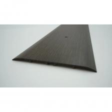 Одноуровневый порог произведен из сплава АД31Т1, изготовленного по ГОСТу. Тип крепления сквозной. Изделие обеспечивает гладкий переход между различными половыми покрытиями, создавая эстетически привлекательный внешней вид.Порог для пола дает возможность гармонично соединить паркетную доску, ламинат или другое необходимое напольное покрытие. Он создает непрерывный поток между комнатами, придавая интерьеру спокойствие и единство.Алюминиевый материал устойчив к коррозии, что гарантирует долгий срок эксплуатации.Благодаря одноуровневому стыку, профиль легко устанавливается на любом полу и не вызывает неудобств при ходьбе. Весь процесс установки порога на пол станет простым и быстрым.