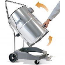 COMAC CA P 58.4 WDB мощный и универсальный двухтурбинный пылеводосос для уборки сухой грязи и жидкостей. Произведен в Италии на заводе Comac SpA в пригороде г.Верона.Два надежных и долговечных байпасных всасывающих моторов, суммарной мощнстью 2200 Вт, производство Италия. Можно использовать поочередно или все вместе, для достижения максимальной производительностиБлагодаря использованию байпасного вакуумного мотора, пылесос одинаково хорошо, и без вреда для электродвигателя, справляется как с сухими загрязнениями, так и с влажной грязью и жидкостямиБак для мусора общим объемом 77 л выполнен из ударопрочного полипропиленаСистема опрокидывания бака максимально облегчает процесс опорожненияФильтрация происходит с помощью фильтра-корзины. Такой тип фильтрации обеспечивает качественную очистку выходящего воздуха и долгий срок службы фильтрующего элемента. Фильтр корзину, в отличии от картриджного фильтра, легко чистить и она прослужит долгоПрофессиональная прочная тележка с двумя стационарными колесами и двумя - поворотнымиВ базовую комплектацию входит все необходимое для качественной и простой уборкиПылеводосос Comac CA P 58.4 WDВ может применяться для уборки в клининговых компаниях, на производственных предприятиях и в учреждениях, паркингах, автомойках и автосервисах, в мастерских, ремонтных цехах и т.д.