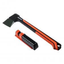 Универсальный набор ЕРМАК — это идеальное решение для тех, кто ценит качество и надёжность в работе с деревом и металлом. В этом комплекте собраны все необходимые инструменты, которые обеспечивают комфорт и безопасность при выполнении различных задач. Мощный топор весом 950 грамм с фиберглассовой двухкомпонентной ручкой — это инструмент, который сочетает в себе силу и эргономичность. Эргономичная ручка предотвращает скольжение инструмента в руке, снижая нагрузку на ладонь и обеспечивая максимальный комфорт даже при длительном использовании.В набор также входит специальная точилка для топоров и ножей, которая позволяет поддерживать режущие кромки в идеальном состоянии. Компактный размер точилки делает её удобной для хранения и использования как в домашних условиях, так и в походах.