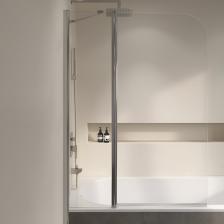 Стеклянная Шторка на ванну RGW SC-011 - это идеальное решение для тех, кто хочет создать уютную и стильную обстановку в своей ванной комнате. Эта шторка на ванну предназначена для монтажа на ванну с размерами до 1400 мм в высоту и имеет толщину стекла 6 мм. Стекло прозрачное, что придает ванной комнате дополнительный объем и свет. Цвет профиля выполнен в стильном хромированном оттенке, что подчеркивает современный дизайн шторки. Конструкция створки шторки маятниковые, что позволяет ее легко открывать и закрывать. Шторка на ванну RGW SC-011 имеет покрытие стекла Easy Clean. Это позволяет легко удалять загрязнения с поверхности стекла, не используя абразивные чистящие средства. Таким образом, это сохраняет стекло в идеальном состоянии на протяжении длительного времени. Профиль выполнен из анодированного алюминия, что придает ему дополнительную прочность и устойчивость к коррозии. Ресурс эксплуатации этой шторки составляет 15 лет, что гарантирует ее долговечность и надежность в использовании.