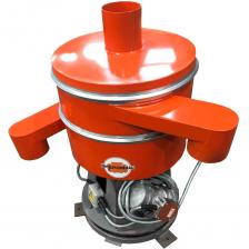 Сита круглые вибрационные (вибросепараторы) предназначены для сверхтонкой и тонкой размерной классификациипорошкообразных, зернистых и кусковых сухих материалов в производстве строительныз материалов: для рассева извести, гипса, золы уноса, песка, каолина, минерального порошка. В нефтяной промышленности вибросита устанавливаются для классификации катализаторов, в лакокрасочной промышленности для пигментов и порошковых красок, на целлюлозно-бумажных комбинатах для просеивания каолина, мела и крахмала, в деревообрабатывающих производствах для разделения на фракции древесной муки и опилок. Кроме того, вибросита могут применяться для грохочения резиновой крошки, рассева медного, никелевого, алюминиевого и других металлических порошков, классификации корунда и т.д. Круглые вибросита поставляются, как правило, в однодечном (рассев на 2 фракции) и двухдечном варианта (рассев на три фракции). По требованию Заказчиков на вибросито может быть установлена одна дополнительная дека (рассев материала на 4 фракции) и установлены сетки с необходимыми размерами ячеек. Достоинства круглых вибросит с вибраторами: высокая эффективность рассева высокая надежность высокая ремонтопригодности (легкосменные вибраторы) легкосменные деки с сетками регулирировка скорости просеивания частотным преобразователем возможность подбора оптимальных режимов работы для различных материалов пылеплотность аппарата