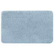 Мягкий коврик для ванной светло-синего цвета с плотным высоким ворсом (2 см), очень приятный на ощупь. Стриженый ворс из микрофибры отлично держит форму, легко чистится и быстро сохнет. Коврик подойдет для ванной и туалета. Этот коврик в ванную противоскользящий: основа из экологичной термопластичной резины (TPR) позволяет не скользить на гладком и влажном кафеле. Подходит для использования в помещениях с теплыми полами.  Благодаря современным влагостойким материалам и качественной обработке краев коврик не потеряет яркости красок, не обветшает и надолго останется привлекательным как в день покупки. Несложно ухаживать: разрешена деликатная стирка при температуре до 40 градусов с жидким моющим средством; не сушить на батарее, избегать солнечных лучей. Гарантия на текстильные аксессуары IDDIS® – 1 год.