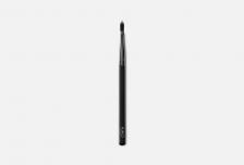 Плоская кисть для нанесения основы для глаз EYES 55 BASE SHADER BRUSH 1 шт KIKO MILANO