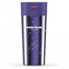 Термокружка Biostal Crosstown из новой молодежной городской серии обладает стильным дизайном и лаконичной формой. Термокружка имеет кнопку-предохранитель, защиту от протекания и удобное горлышко, которое не позволит вам обжечься. Термос-кружка изготовлен из высококачественной нержавеющей стали 18/8 (AISI 304). Напиток останется горячим до 8 часов и холодным в течение 18 часов. Материалы используемые в пластмассовых элементах крышки изготовлены из нетоксичного пластика и не содержат бисфенол-А (BPA-free).