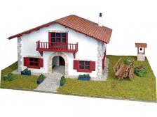 Сборная деревянная модель деревенского дома Artesania Latina Chalet kit de Caserio con carro, 1/72