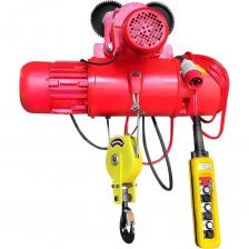 Таль электрическая канатная передвижная ТЭК OCALIFT CD1 - используется в составе малогабаритного подъемника, крановой тележки мостового или козлового крана, отвечая за подъемно-транспортное перемещение грузов Тельферы электрические могут быть использованы как в закрытом помещении, так и на открытом пространстве. Канатный тельфер CD1 может быть использовано для подъема тяжелых грузов, а также установлены на прямой или изогнутой двутавровой балке. Изделие характеризуется компактной конструкцией, незначительным весом, небольшими габаритами и удобством управления. Таль CD1 оснащена электрическим двигателем, который обеспечивает эффективное и плавное подъемно-транспортное движение. Благодаря удобному управлению, оператор легко может управлять процессом подъема и перемещения грузов. Таль отличается надежностью и долговечностью, а компактные размеры и простота в установке делают таль CD1 удобной в эксплуатации и обслуживании. Корпус редуктора герметичен, что не допускает попадания пыли внутрь. Шестерни поддерживаются антифрикционными подшипниками с обеих сторон. Для обеспечения безопасности запрещается использовать, во взрывоопасных местах, где скапливается кислота и другие агрессивные газы, а также там, где поднимают и транспортируют жидкие металлы, ядовитые и горючие вещества. Исполнение: -20 до +40, невзрывобезопасный, непожаробезопасный (П1), IP44, M4, У1, ОПИ Режим работы: M4 ISO 4301 Ограничитель грузоподъемности электронный: нет Двигатель передвижения кВт: 0,4