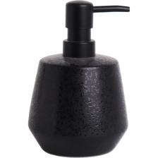 Настольный дозатор для жидкого мыла TIDAL от FORA: природная гармония в вашей ванной. Ищете уникальный дозатор для жидкого мыла? Настольный керамический дозатор TIDAL от FORA - это воплощение природной красоты и функциональности для вашей ванной комнаты! Ключевые преимущества: Оригинальный дизайн: черная матовая поверхность с имитацией капель воды Оптимальный объем: 200 мл для удобного ежедневного использования Практичная форма: цилиндрическая конструкция высотой 15 см, диаметром 9,5 см Качественные материалы: прочная керамика гарантирует долговечность Универсальность: подходит для любого жидкого мыла или моющего средства Дозатор TIDAL - это не просто диспенсер для мыла, а настоящее произведение искусства. Его уникальная текстура, напоминающая мокрый камень, создаст атмосферу природной гармонии в вашей ванной. Удобный настольный формат дозатора TIDAL делает его практичным выбором для всей семьи. Забудьте о скучных пластиковых бутылках - этот керамический аксессуар сделает процесс мытья рук приятным и стильным. Создайте атмосферу природной свежести в вашей ванной! Дозатор для моющего средства TIDAL от FORA превратит обычную гигиеническую процедуру в момент единения с природой.  