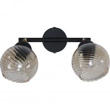 Светильник из серии "Кристаль" уникальной конструкции, он оригинален своей формой, в этом его отличительная особенность. Способ крепления светильника на планку позволяет легко монтировать его на стену, а также на потолок даже в случае устройства натяжного потолка. Источник света - лампы накаливания мощностью до 60 Вт, светодиодные лампы, энергосберегающие лампы. Цоколь лампы Е27.  Модель произведена с использованием материалов: металл и стекло. Основным цветом товара является черный. Конструкция светильника позволит управлять световым потоком. Потолочная люстра осветит помещение площадью 6 м2. Светильник представлен в стиле Лофт.  Плафоны имеют приятный янтарный оттенок который не дает слепящего эффекта, а наполняет комнату теплым светом.