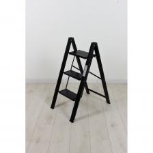 3-х ступ,алюминиевая, сверхлегкая вес - 3,2 кг., ступени с эффектом антискольжения, размер в сложенном виде 42.5x4.5x90.1 см, в разложенном видеразложенном виде 42.5x66.3x84.3 см. см,максимальная грузоподъемность: 150 кг, цвет; вес нетто 3,2 кг; высота верхней ступени - 68,4 см