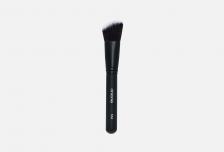 Скошенная кисть для макияжа лица Angled blending brush 104 1 шт CHICNIE