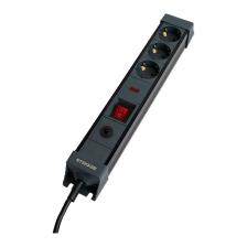 Сетевой фильтр STEKKER серии Techno, модель 50153, представляет собой надежное решение для подключения электроприборов. Он оснащен тремя розетками с заземлением, что обеспечивает безопасное использование устройств. Длина кабеля составляет 1,8 метра, что позволяет удобно разместить фильтр в помещении. Провод типа ПВС с сечением 3х1.0 мм? рассчитан на максимальную нагрузку до 3500 Вт, что делает его подходящим для большинства бытовых приборов. Номинальная сила тока составляет 16 А, а напряжение сети — 220 В. Корпус и провод выполнены в черном цвете, что придает устройству стильный и универсальный вид. Фильтр оснащен выключателем на корпусе и световой индикацией, что упрощает контроль за его работой. Степень защиты IP20 обеспечивает базовую защиту от пыли и влаги.