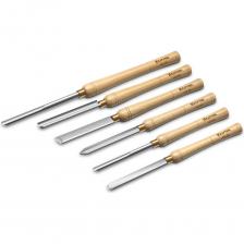 Набор профессиональных токарных резцов по дереву. Быстрорежущая сталь HSS-M2 с закалкой до 64HRC. Длина лезвия от 120 до 170 мм в зависимости от резца, полная длина от 380 до 470 мм. Эргономичные деревянные рукоятки оптимальной формы обеспечивают надежный захват и комфортную работу. Поверхность резцов отшлифована и отполирована. В деревянном ящике.