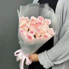 Букет живых цветов 4 СЕЗОНА Монобукет из 15 нежно-розовых роз