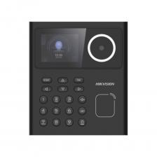 Терминал доступа Hikvision DS-K1T320MX с распознаванием лиц укомплектован считывателем карт формата Mifare, аналоговой камерой разрешением 2 Мп, дисплеем диагональю 2.4". Функциональность: Разрешение экрана - 320x240 пикселей. Рабочая частота считывателя карт - 13.56 МГц. Дистанция считывания карт - 5 см. Дистанция распознавания лиц - 0.3 ~ 1.5 м. Скорость распознавания лиц - 0.2 с. Многофакторная аутентификация. ОС - Linux. Интерфейсы - RJ-45, USB. Подключение замка, датчика открывания, кнопки выхода. Защита от спуфинга. Память на 1000 карт, 500 фото лиц, 100 000 событий. Тампер. Питание - 12 В постоянного тока. Рабочая температура - -10 °С… +55 °С, влажность - 0 % ~ 90 %.