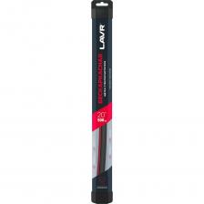 Щетка с высоким аэродинамическим спойлером эффективно работает на высоких скоростях. Спойлер из многокомпонентной резины остается эластичным и подвижным при отрицательных температурах. Чистящая лента, выполненная полностью из силикона, очищает стекла тихо и без разводов, а также сохраняет свою эластичность при любых температурах, что позволяет использовать щетку круглогодично. Благодаря переходникам в комплекте устанавливается на 99,9% автомобилей российского автопарка. Каркас из усиленной пружинной стали. Силиконовая лента.